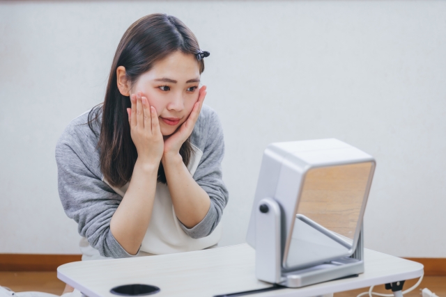 ニキビ跡は病院で治せる?治療法と値段をわかりやすく解説